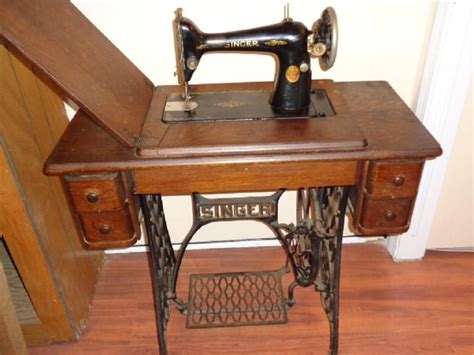 Shop by singer model number. Antique Singer Treadle Sewing Machine Model 81 ~ 1925 ...