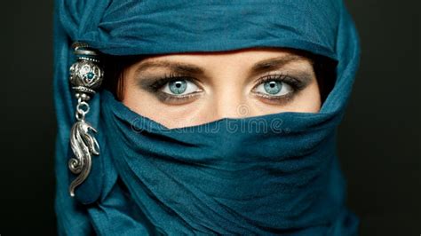 Arabic Girl Glance Stock Image Image Of Closeup Burka 26539453