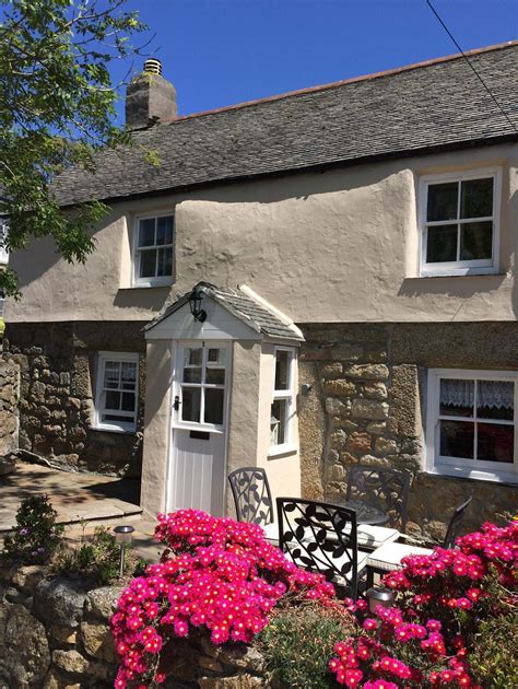 Beautiful Grade Ii Listed 1 Rose Cottage Is Situated In The Historic