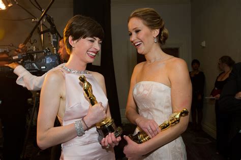 13 Pictures Of Jennifer Lawrence Laughing Off Her Oscars 2013 Fall