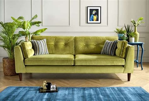 What Color Rugs Go With A Brown Couch - what colour rug goes with chocolate brown couch