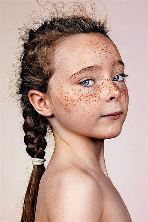 These Portraits Celebrate The Joy Of Having Freckles Arc Portrék Portré