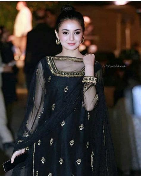Beautiful Pictures Of Hania Amir Wearing Black Dress Showbiz Pakistan