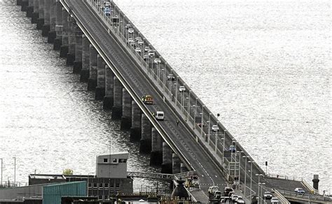 Tay Road Bridge Closed After Concerns For Man Evening Telegraph