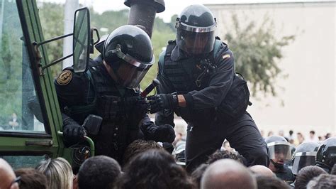 Agentes De La Guardia Civil En Cataluña Denuncian El Acoso A Sus Hijos