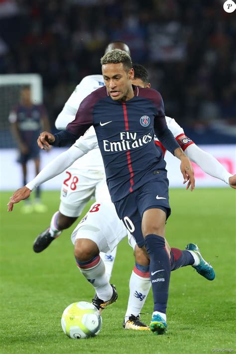 Following an update where he transfers to psg, he also receives an updated real life likeness. Neymar Jr. lors du match de Ligue 1 PSG - OL (2-0) au Parc ...