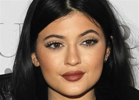 The Makeup Trick That Makes Kylie Jenners Lips Look So Full Sheknows
