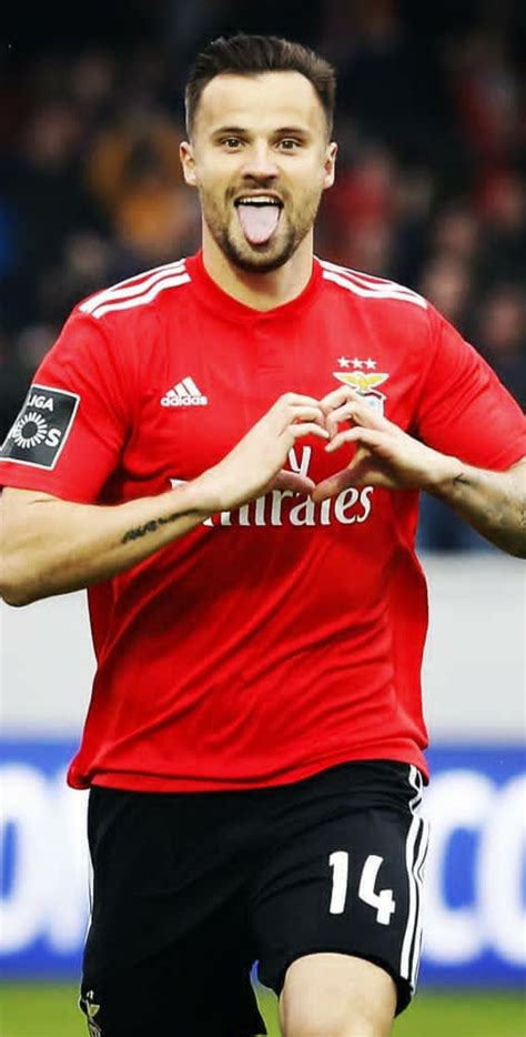 'i need an adult' is a call from meme culture past. Seferovic | Sport lisboa e benfica, Futebol, Desportos