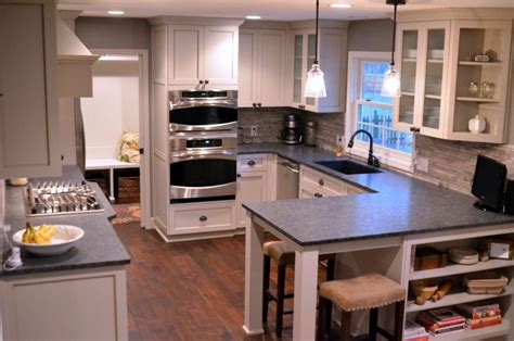 This kitchen peninsula idea is perfect for a modern home interior. 25+ Fascinating Kitchen Layout Ideas 2019 (A Guide for ...