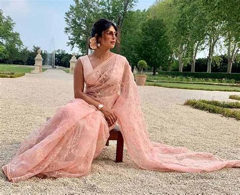 Here Are The Times When Priyanka Chopra Showcased Her Love For Sabyasachi Sarees Herzindagi