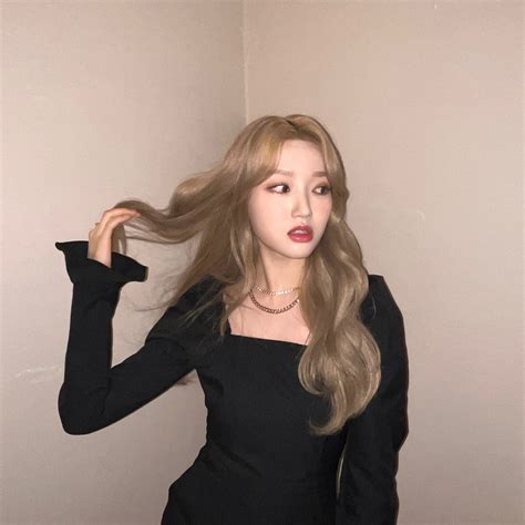 220401 Loona Twitter Update Gowon Kpopping