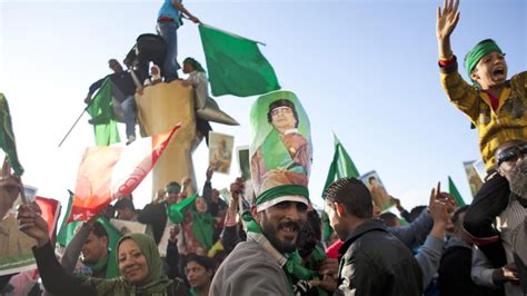 Gaddafi Loyalists Put Up Fierce Resistance