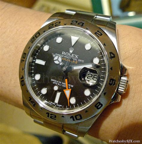 Like the 3186 before it, the 3187 is an evolution of the 3185, so many of the basic stats are the same in terms of jewel count (31), beat speed (28,800 bph), etc. COMPARISON: The Rolex Explorer II Ref. 216570 White Vs ...