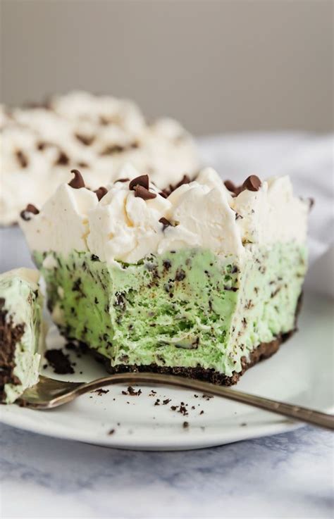 This Peppermint Ice Cream Pie Recipe Is Super Easy To Make It Features A Delicious Oreo C