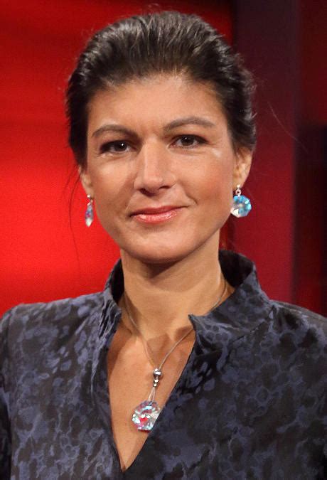 Sahra wagenknecht was born on july 16, 1969 in jena, german democratic republic. Alle Infos & News zu Sahra Wagenknecht | RTL.de