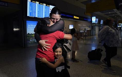 Madre Inmigrante Se Reune Con Su Hija En Eeuu Al Verla Por Television