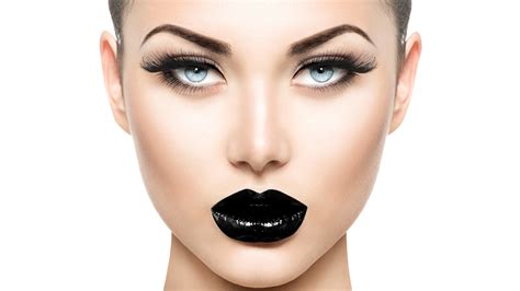 Here S How To Wear Black Lipstick