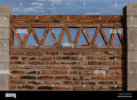 Cinder Block Wall High Resolution Stock Photography And Images Alamy