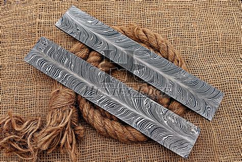 Huntex Brand New Gorgeous Custom Hand Forged Feather Pattern Damascus