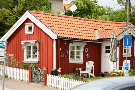 Vi bor i et lite rødt hus på landet i norge. Rödt hus i Lysekil | Lite blandat från Lysekil. | maj-lis ...