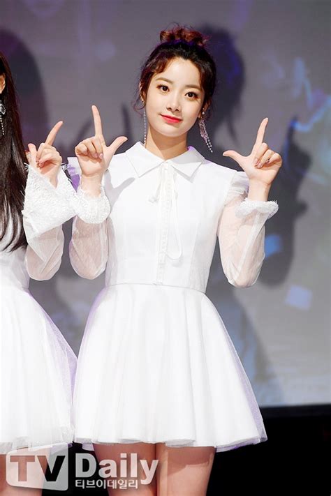 더유닛 전 에이프릴 이현주 직캠버전. 前 에이프릴 이현주 "데뷔 전부터 괴롭힘, DSP 고소 대응할 것" 전문
