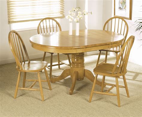 Worcester Round Extending Dining Table and 4 Chairs