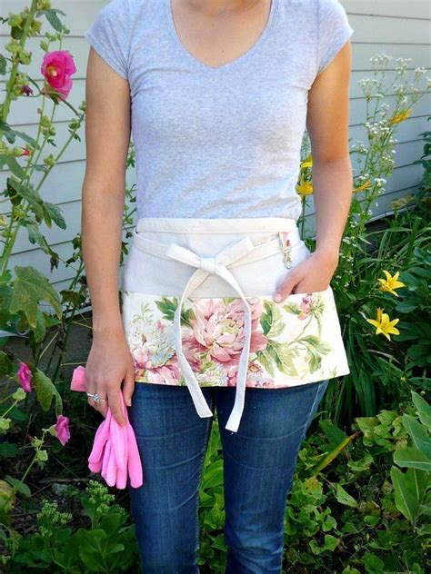 Shabby Cottage Half Apron With Pink Roses For Vendor Etsy In 2020 Half Apron Gardening