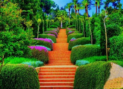 Pin By Tina Perkins On Stairs Beautiful Gardens Beautiful Gardens