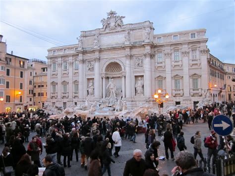 Sights of Rome: The Trevi Fountain: 250 years of history