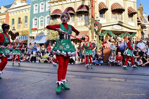 Christmas Parade Magic Kingdom Walt Disney World Disneydining