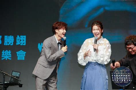 The two are known for being in a jiedilian (姐弟恋) because stephy who's 37 is six years older than prince chiu. 鄧麗欣成熟 王子免照顧
