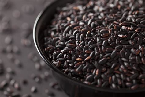 The brown rice is beneficial for the smooth functioning of the brain and nervous system. Black rice: characteristics, benefits and how to consume ...