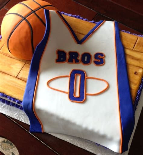 First Time Making A Few Items On This Cakethe Basketball The Jersey