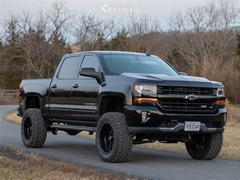 2018 Chevrolet Silverado 1500 Hostile Sprocket Rough Country Suspension