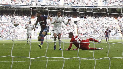 You are on page where you can compare teams levante vs real madrid before start the match. R. Madrid vs Levante Morales deja muy tocado a Lopetegui ...