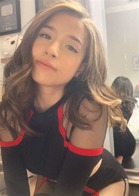Pokimane Was Sincere In Her Apology Says Body Language Analyst