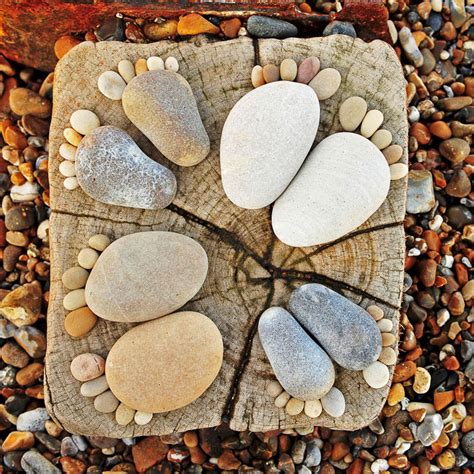 Stone Footprints The Art Of Making Footprints From Rocks Bit Rebels
