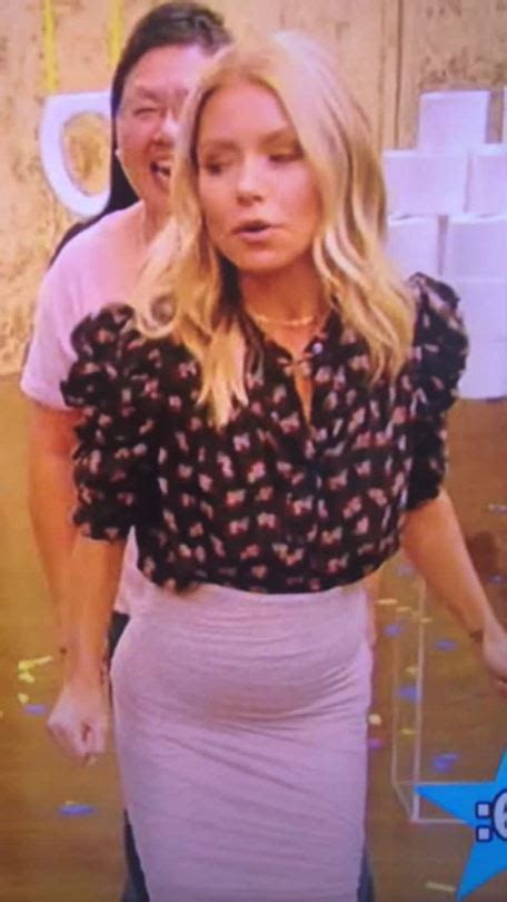 Love Kelly Ripa On Tumblr Easily The Tightest Pencil Skirts On Television