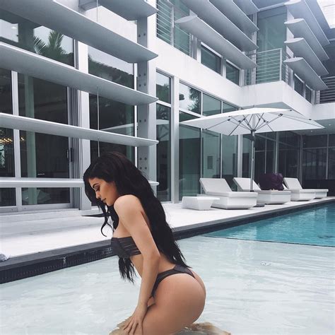Kylie Jenner Sexy 17 Photos Thefappening
