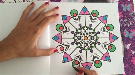 Otros beneficios que pintar imagenes infantiles puede aportar es la mejora en la destreza utilizando papel y colores ya que mediante este. Beneficios de colorear mandalas mientras meditas