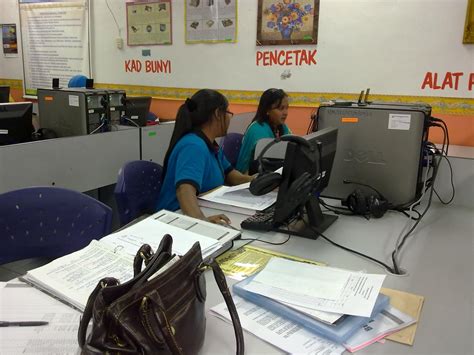 Aplikasi ini bertujuan sebagai satu alat untuk mengisi dan menyimpan maklumat berkenaan murid. Pengisian Data Aplikasi Pangkalan Data Murid (APDM) ~ ICT ...