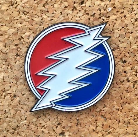Grateful Dead Pin Lightning Bolt W Red And Blue Classic Circle Print
