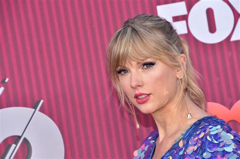 Taylor Swift Fans Go Wild Over Tiktok User Gone Viral For Looking Scary Identical To Star In