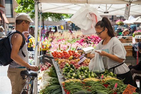Farmers' Market Finds: How to Choose the Season's Most Nutritious Produce - Mpls.St.Paul Magazine