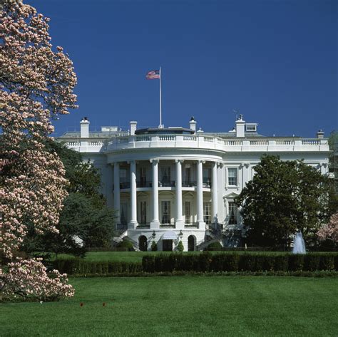 Das weiße haus ist der offizielle wohnsitz und arbeitsplatz des präsidenten der vereinigten staaten. Weißes Haus - Tourismus Washington - ViaMichelin