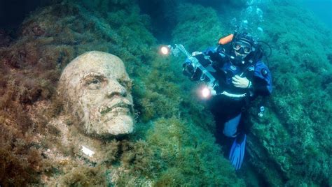 Real Life Soviet Atlantis Underwater Museum In Ukraine Problemas De