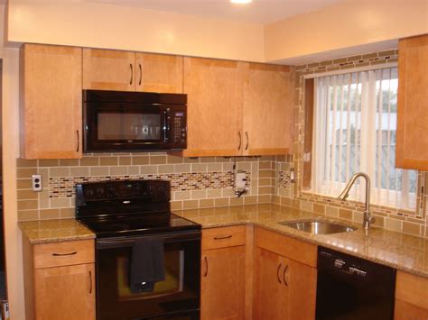 The kitchen tile backsplash idea is no longer for simple protect walls from liquid, split and splatter. Kitchen Backsplash Ideas for More Attractive Appeal ...