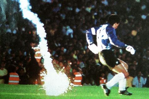 Soccer is a worldwide phenomenon. "Cóndor" Rojas, el portero que avergonzó a Chile - Futbol ...