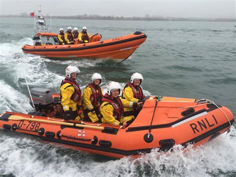 Busy 24 Hours For Poole Lifeboat Volunteers Rnli