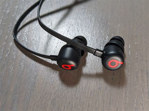 Beats Flex Apples Most Affordable In Ears In The Test